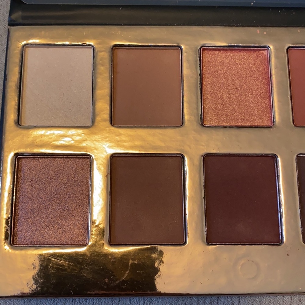 NWOB Crown pro eyeshadow palette - Picture 3 of 4